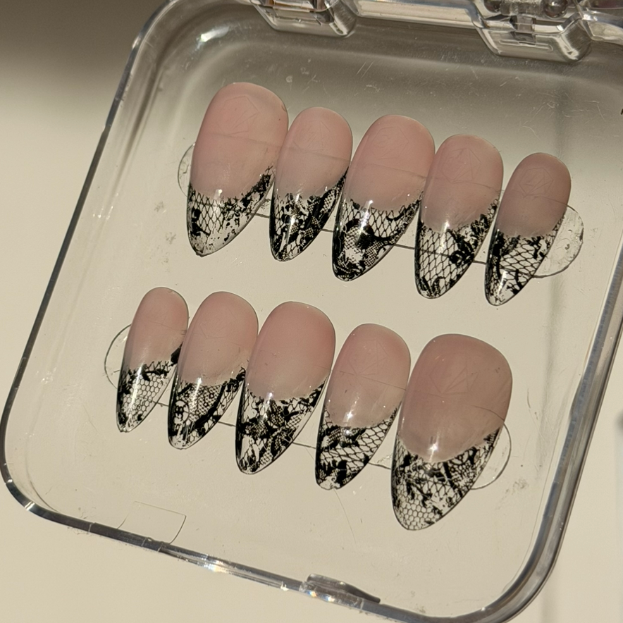 Black Lace Tip