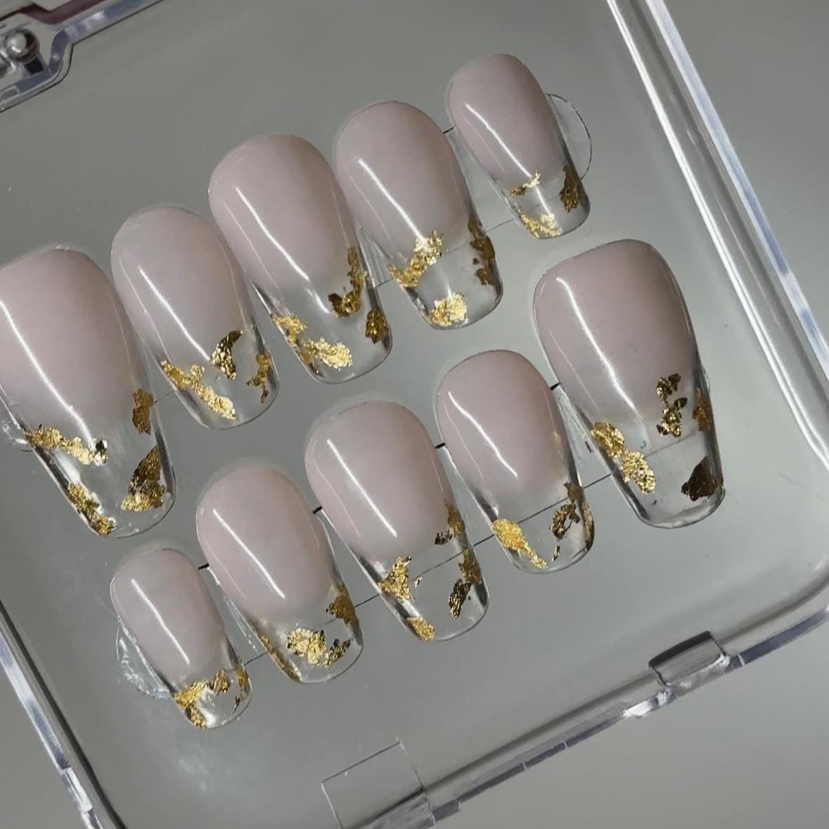 Gold flakes