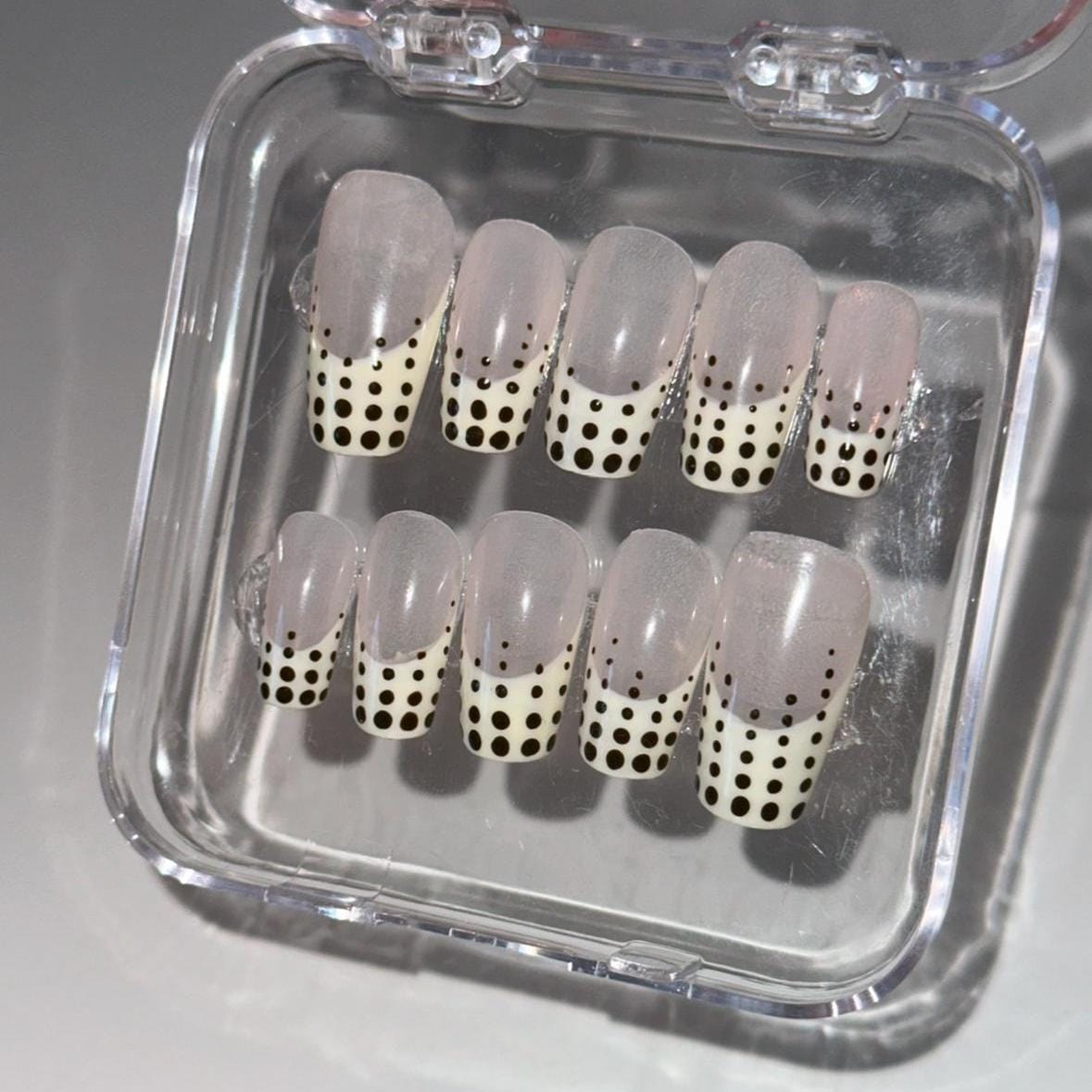 French Tip Polka Dot